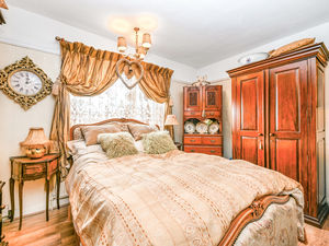 Photo 6- click for photo gallery